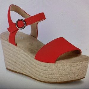 Crown & Ivy Lois Platform Sandals